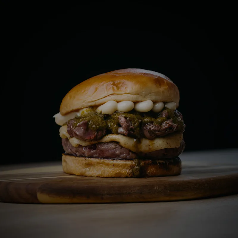 La Genials, 150g de ternera, entraña estilo argentino, queso emmental