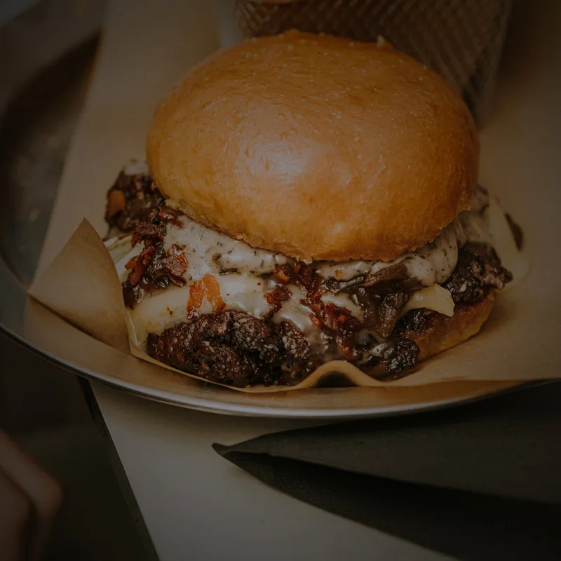 La Trufada, Doble Smash Burger, queso brie, setas asadas